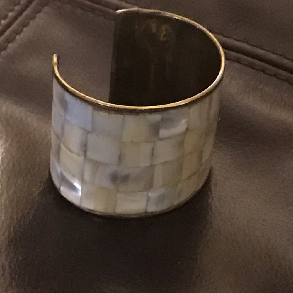 Faux mother of pearl cuff bracelet! - Picture 2 of 2